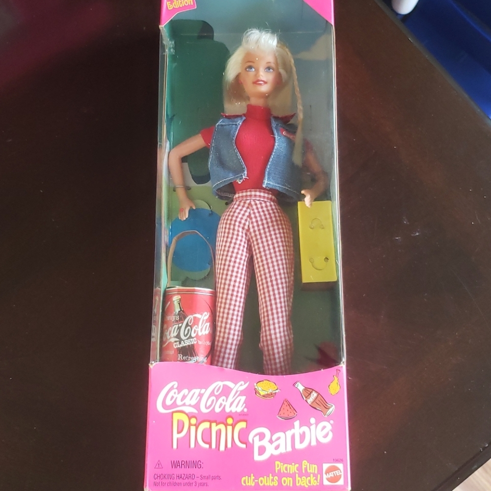 1997 Coca Cola Picnic Barbie Special Edition nib